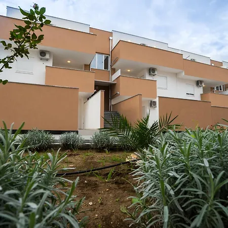 Apartment Village Nin *