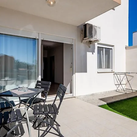 Apartment Apartment Village Nin Nin