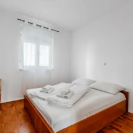Apartment Village Nin Nin
