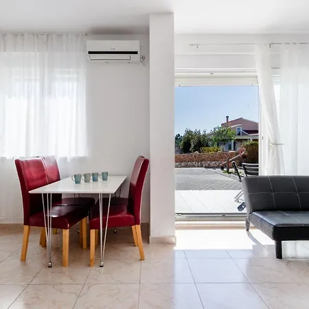 Apartment Village Nin * Nin
