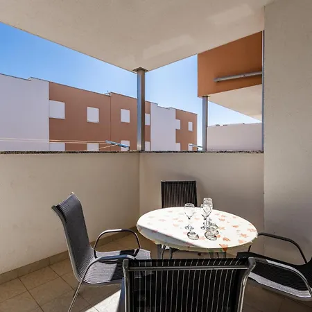 Apartment Village Nin Nin