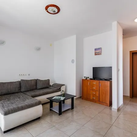 Apartment Village Nin *