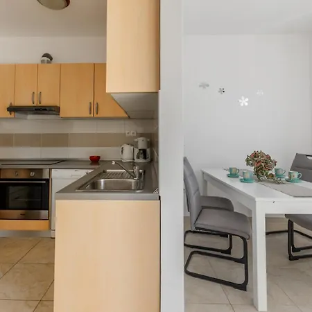 Apartment Village Nin Nin