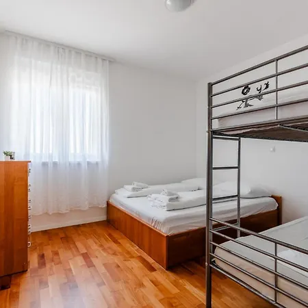 Apartment Village Nin