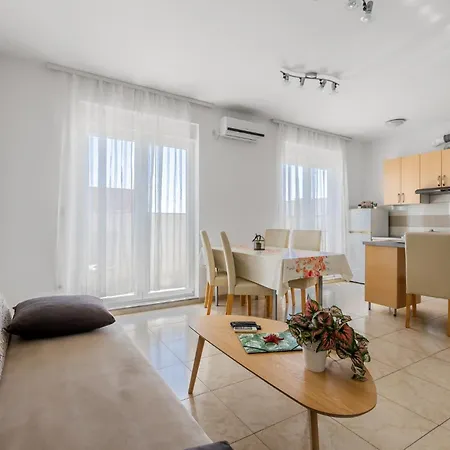 Apartment Apartment Village Nin