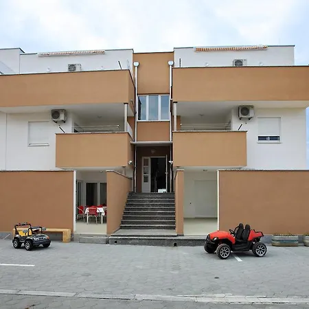 Apartment Apartment Village Nin