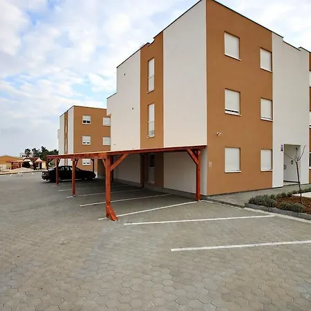 Apartment Apartment Village Nin Nin
