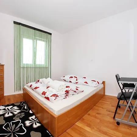 Apartment Village Nin