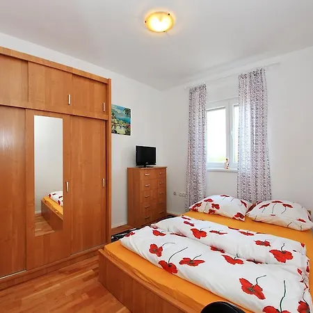 Apartment Apartment Village Nin Nin